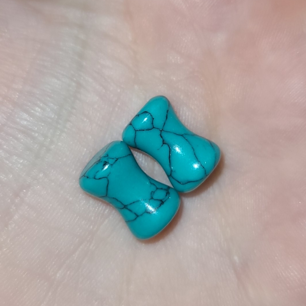 Double flared turquoise gauges size 8